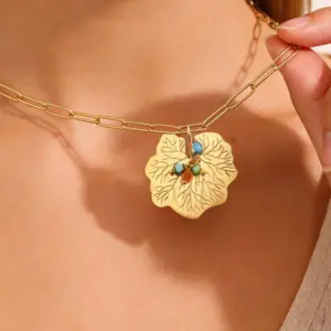 Wholesale Maple Leaf Waterproof Women's Necklace In 304 Stainless Steel With 18K Gold Plated Finish And Zircon Inlay On Box Chain