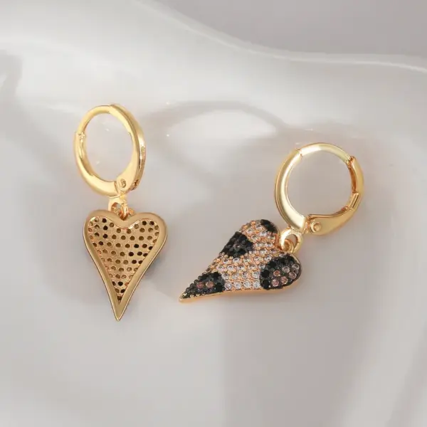 Wholesale 1 Pair Vintage Style Luxurious Commute Heart Shape Copper Drop Earrings