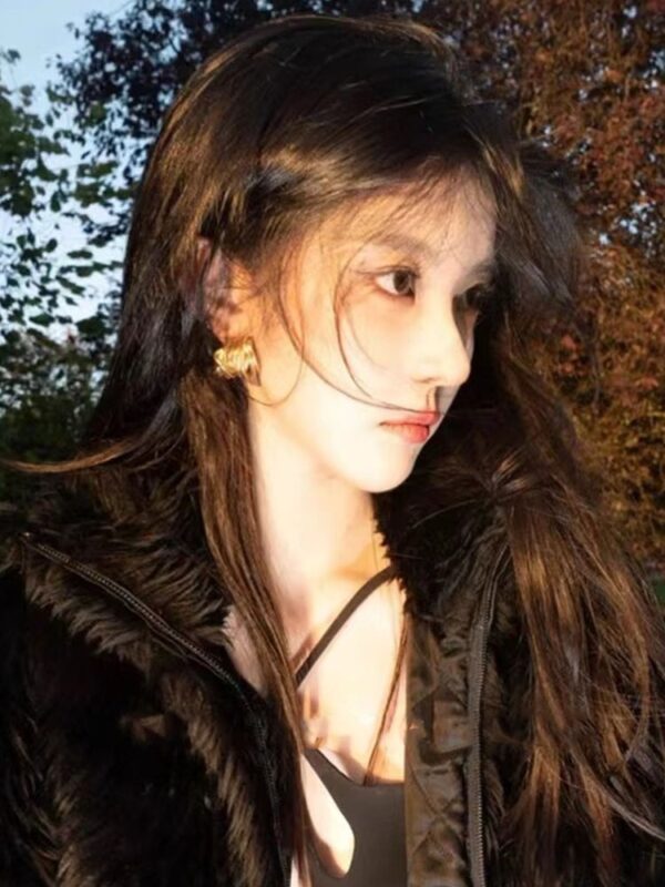 Wholesale autumn and winter gold-plated hollow winding C-shaped circle earrings retro high-end earrings