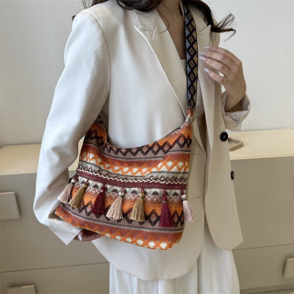 Wholesale Spring and Summer Ethnic Style Retro Large Capacity Women's Shoulder Bag Style Tassel Casual Crossbody Women's Bag