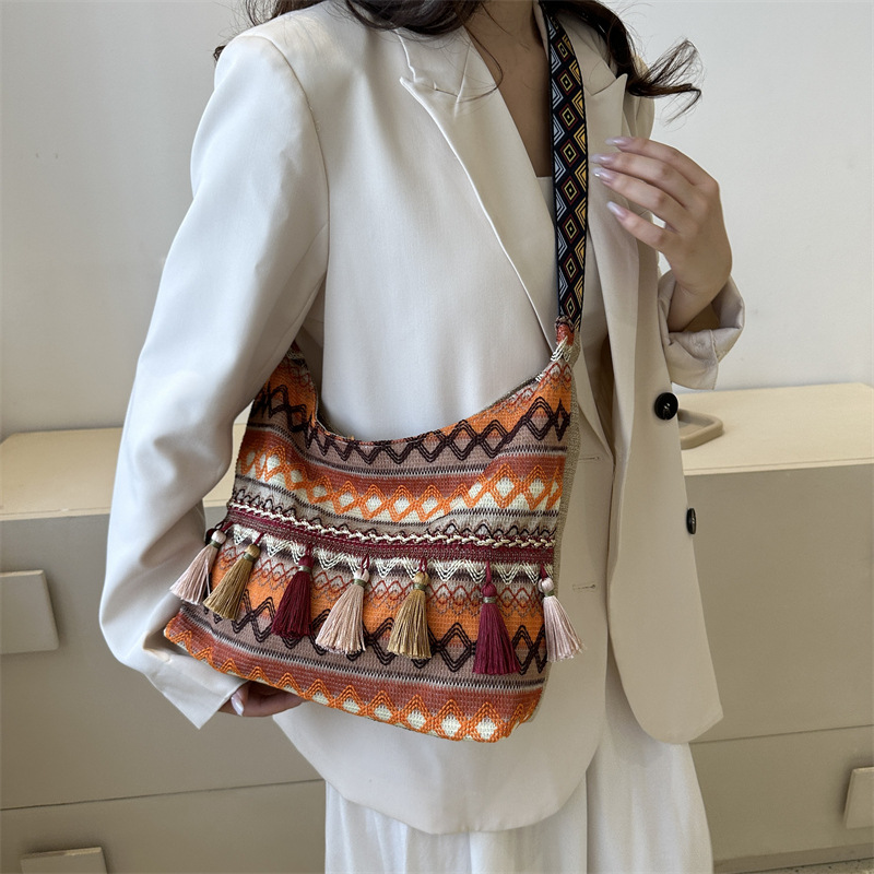 Wholesale Spring and Summer New Ethnic Style Retro Large Capacity Women's Shoulder Bag Chinese Style Tassel Casual Crossbody Women's Bag