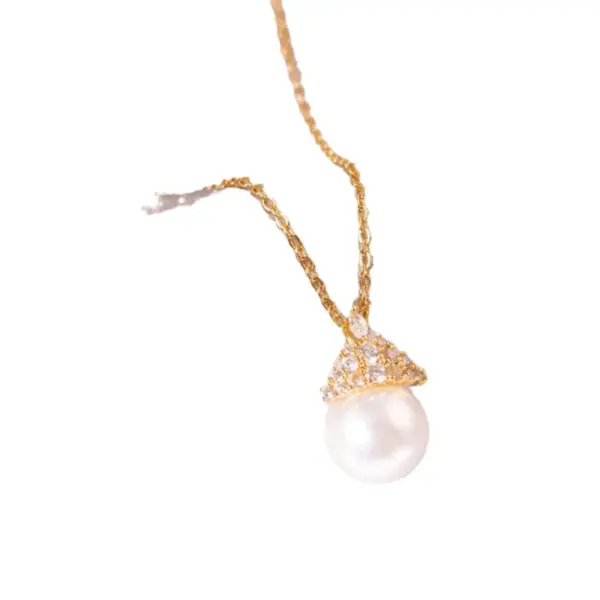 Wholesale Gold Plated French Vintage Ice Queen Pearl Necklace Women's Luxury Sensation Pendant Lightweight High End Jewelry Accessories