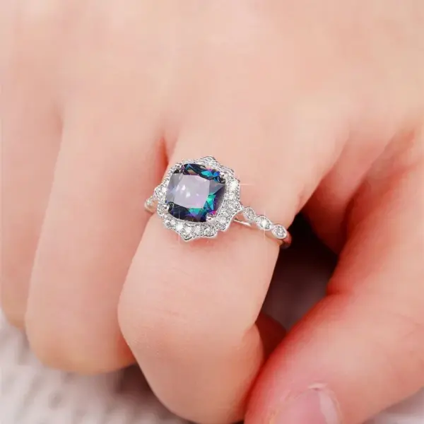 Wholesale Geometric Claw Setting Rings For Women In Copper With White K Water Plating And Zircon Inlay