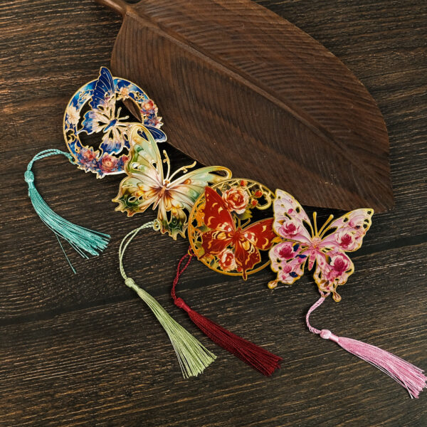 oly-b53b35966a93c7a2b32a1a2de21bc8a0 Wholesale Butterfly Series Metal Bookmarks Selling Hollow Various Butterfly Bookmarks Student Gifts Essential Cultural Creation