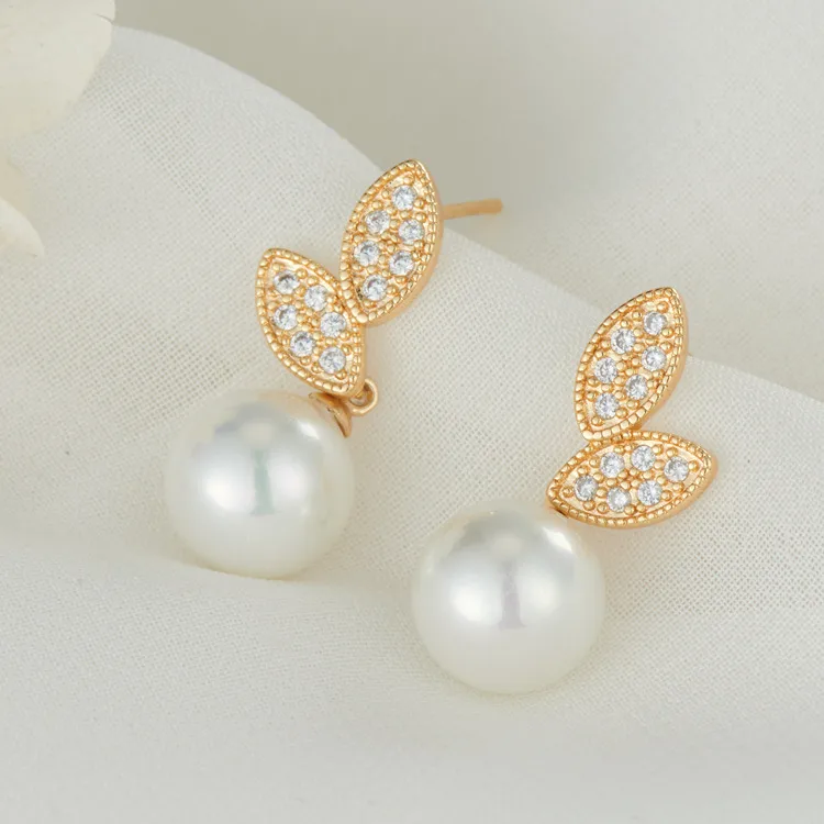 Wholesale Ginkgo Leaf Stud Earrings For Women With 925 Sterling Silver Posts And Copper Base Inlaid With Zircon In Simple Style