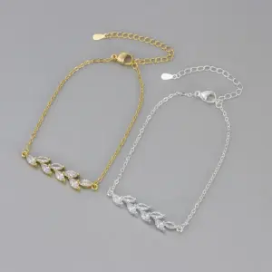 Wholesale Heart Hoops Leaf Pattern Bracelets For Women In Copper With Zircon Inlay, Available In Golden