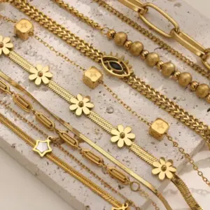 Wholesale New Fashionable Titanium Steel Bracelet 18K Gold Leaf And Flower Design Non-Fading Stylish Women's Jewelry Accessory