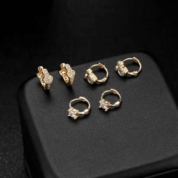 Wholesale Round Drop Earrings For Women With Copper Studs Featuring 14K Real Gold Plated Electroplated Finish And Rhinestone Inlay