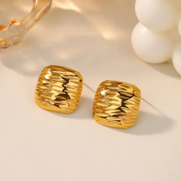 Wholesale Lucky Heart Stud Earrings For Women, Waterproof Non Tarnish 304 Stainless Steel With 18K Real Gold PVD Coated Plating 0.03µm-0.05µm