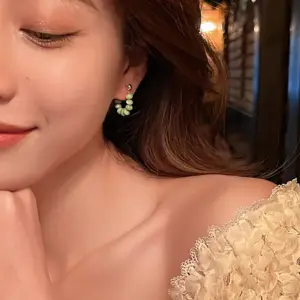 Wholesale Elegant Alloy Geometric Pattern Earrings Shopping Electroplating Artificial Pearl Hoop Earrings As Picture