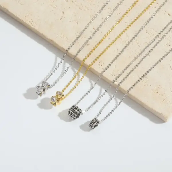 Wholesale Elegant Geometric Hollow Out Round Pattern Necklace Versatile Simple Design Gold Plated Copper Lobster Clasp Pendant Necklace