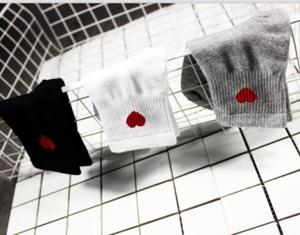 Wholesale simple Valentine's Day super cute little love red heart socks socks