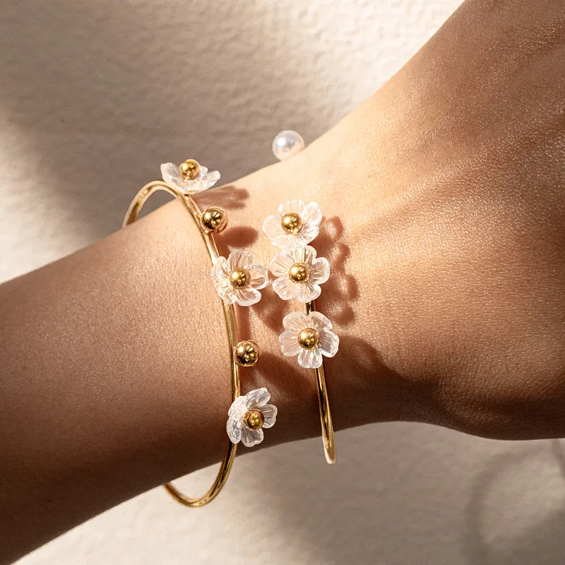 Wholesale Asymmetrical Round Bangle For Women, 304 Stainless Steel With 18K Gold Plated And PVD Coated Finish, Artificial Pearl Inlay