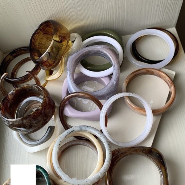 oly-b7e273844252bb090195f589349ea648 Wholesale Style Vintage Acrylic Geometric Irregular Ring Resin Bracelet Temperament Ins Niche Design Bracelet for Women