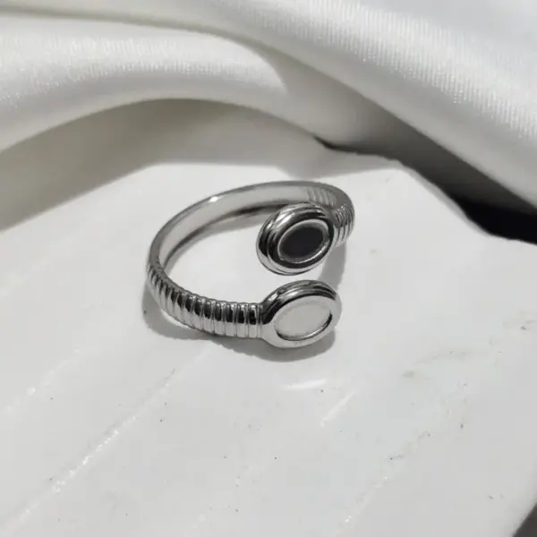 Wholesale Plasma Plated Steel Color 304 Stainless Steel Dot Leaf Open Ring For Women Eye Crown Waterproof Non-Fading Unisex