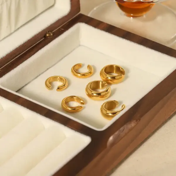 Wholesale PVD Coated Real Gold Plated C Shape Round 304 Stainless Steel Vintage Style Waterproof Non Tarnish Ear Cuffs