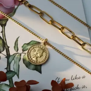 Wholesale French Vintage Double-Sided Portrait Pendant Three-Layer Titanium Steel Necklace Women's Ins Style Geometric Patterned Jewelry