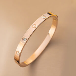 Finely carved 6mm [one diamond and one flower] zircon 18#Rose gold inner diameter 50x60mm