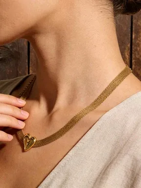 Wholesale Heart Shape Necklace For Women With Waterproof Non Tarnish 18K Real Gold Plated 304 Stainless Steel Featuring Electroplated Snake Chain