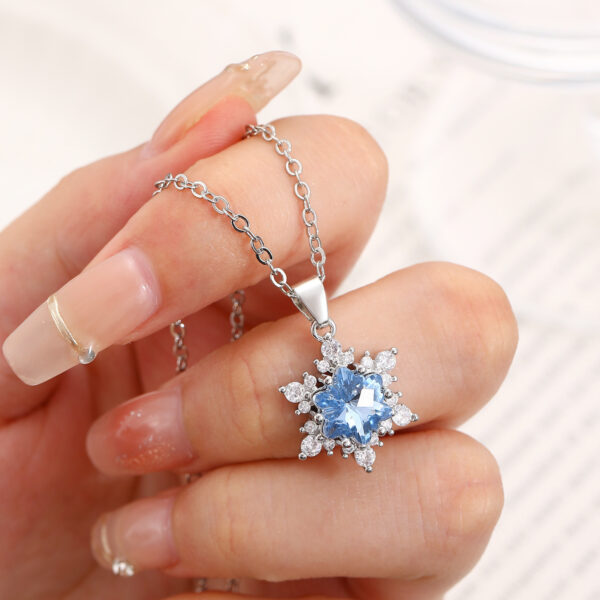 oly-b97623ffd76097f0fda72c98d50429ba Wholesale light luxury high-end full diamond snowflake necklace women’s fashion simple Joker autumn and winter sweater chain
