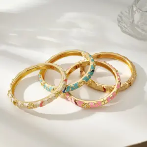Wholesale Electroplated Flowers Bangle For Women In 304 Stainless Steel With 18K Real Gold Water Plating And Rhinestone Inlay