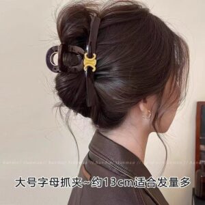 Chocolate arc de triomphe clip