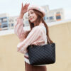 oly-bb9afb51c21fe2fd0d7eb5cb22dd26dc Wholesale Large quilted chain bag, large capacity shoulder bag