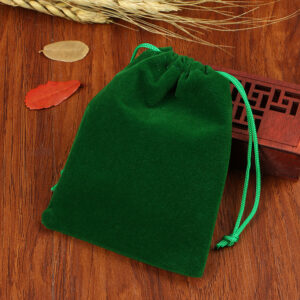 Green; 10x 12cm flannel bag, single color, single size, please take an integer multiple of 50)