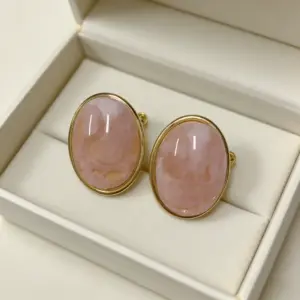 Pink / Average Size / Oval