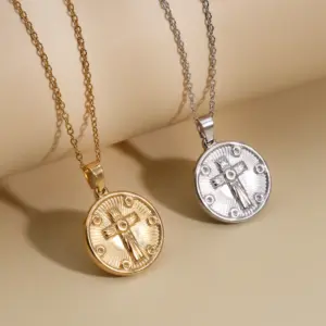Wholesale Ion Plating (IP) 18K Gold Plated Cross 304 Stainless Steel Casual Classical Simple Style Waterproof Non Tarnish 304 Stainless Steel Pendant Necklace