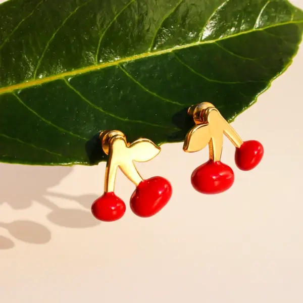 Wholesale Exquisite Fashion Design Red Cherry Earrings Handmade Glaze Red New Year Earrings For Women Christmas Festive Girl Earrings 1080