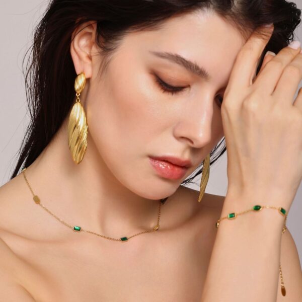 oly-be1ea38447292d73e56f8b8bf86ee458 Wholesale Cubic Sugar French Emerald Zircon Necklace Bracelet Jewelry suit Niche Temperament Exquisite Temperament Ladies Accessories