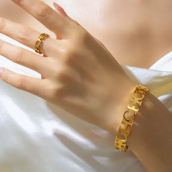 oly-be29ca52ec4dae48b446d0a49f5bd59f Wholesale Ion Plating (IP) Real Gold Plated 18K Gold Letter 304 Stainless Steel Elegant Luxurious Modern Style Waterproof Non Tarnish Jewelry Set