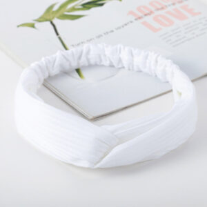 13 # knitted white