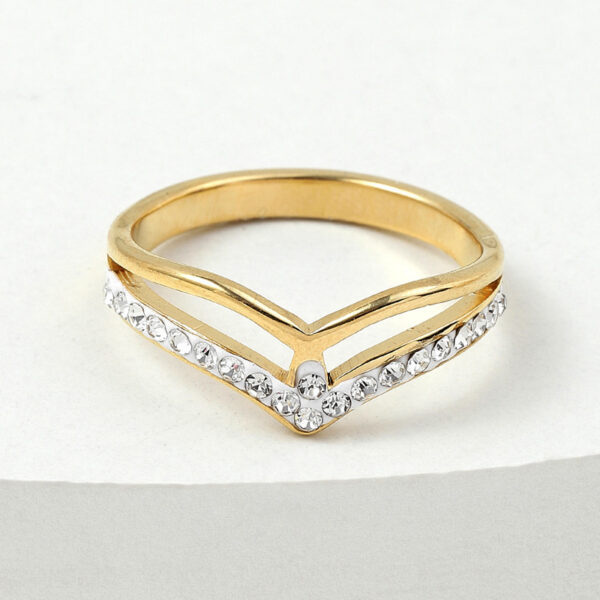 Wholesale Korean version of stainless steel jewelry irregular gold crown inlaid clay diamond titanium steel ring