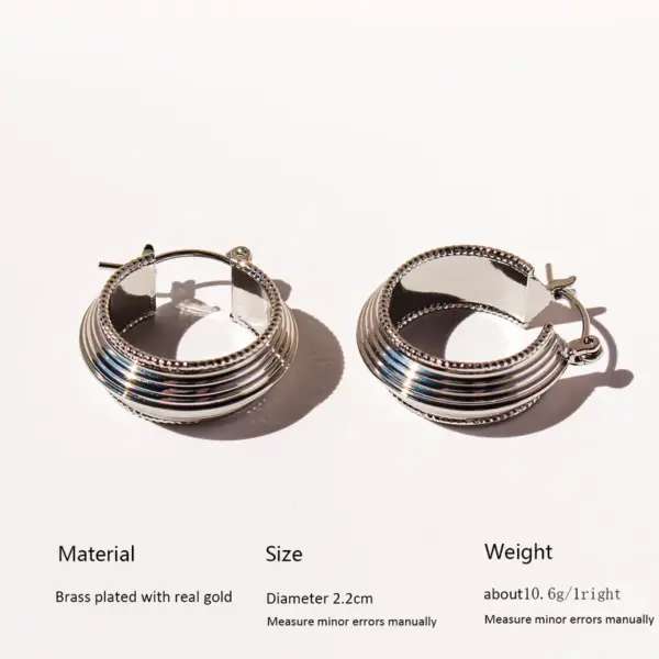 Wholesale Unique Classic Metal Stripe C-shaped Wide Ear Cuff Creative Gold Bead Gear Lace Vintage Earrings For Women Casual Versatile Ear Accessories 740