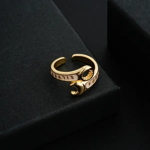 Wholesale Adjustable Size Open Moon Ring Fashion Retro Gold Surface Cute Style Geometry Pattern Copper Material Unisex Birthday Gift Daily Accessory For All Seasons