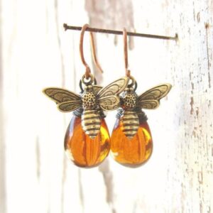oly-bf01a294dda4ca954db50a9755c045ae Wholesale Cross-border jewelry retro small bee water drop earrings Europe and the United States popular water drop Amber exaggerated earrings jewelry