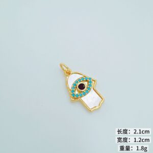 Devil's eye-green pine