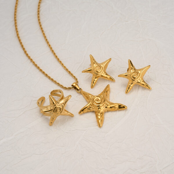 Wholesale Spring and summer in stock wholesale INS 18k gold plated titanium steel starfish beach necklace earrings suit