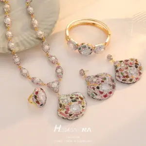 Wholesale Sector Jewelry Set For Women With Electroplated Copper And Baroque Pearl Inlay Featuring Beaded Chain