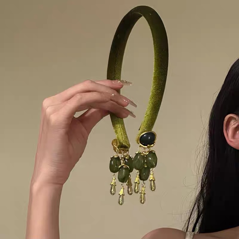 Wholesale Autumn and Winter Vintage Olive Gemstone Green Tassel Headband New Chinese Style Hair Accessories Headband Female Fake Earrings Antique Styl