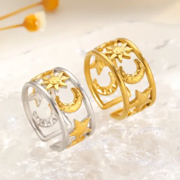 Wholesale Women’s Open Star Ring In 304 Stainless Steel With 18K Real Gold Electroplated Finish And Rhinestone Inlay