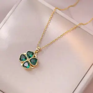 X3338 Lovely Emerald Rotating Necklace