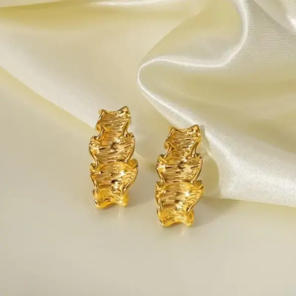 Wholesale Geometric Stud Earrings For Women In 316 Stainless Steel With 18K Gold Plated PVD Coating And Freshwater Pearl