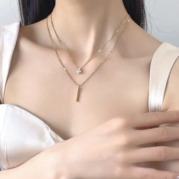 Wholesale Jewelry Simple Style Solid Color 304 Stainless Steel Artificial Rhinestones 18K Gold Plated PVD Coated Plating Necklace