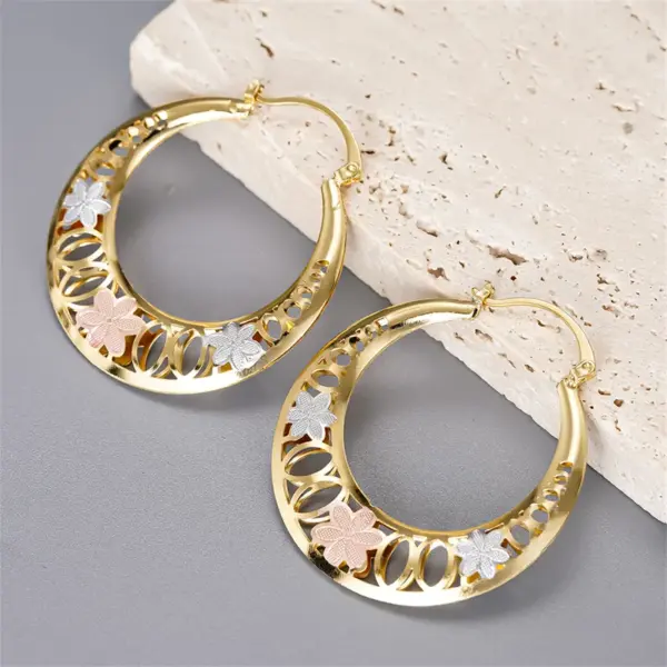 Wholesale Three-dimensional Flowers Earrings For Women In Copper With KC Golden Water Plating And 0.03µm Thickness