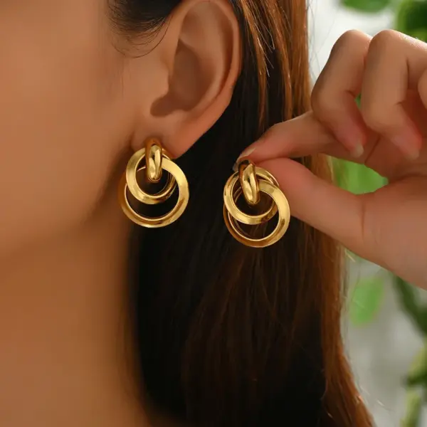 Wholesale 304 Stainless Steel Flower PVD Coated Pearl Real Gold Plated Casual Simple Style Waterproof Non Tarnish Inlay Ear Studs