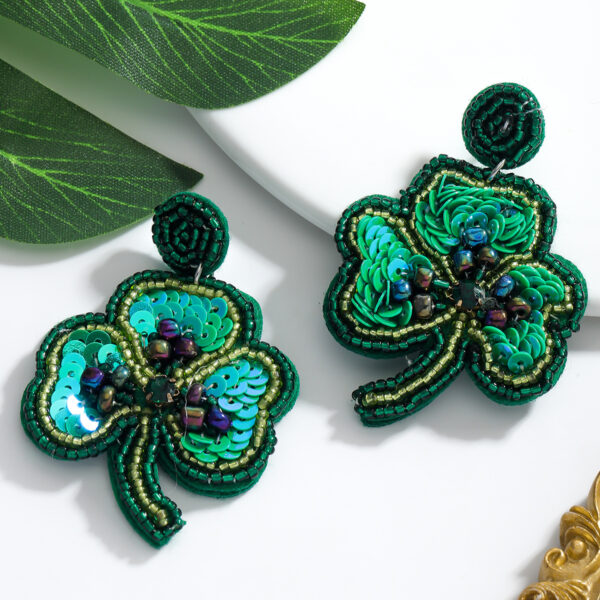 Wholesale Style Handmade Rice Beads Sequin Green Earrings St. Patrick Clover Clover Symmetrical Earrings