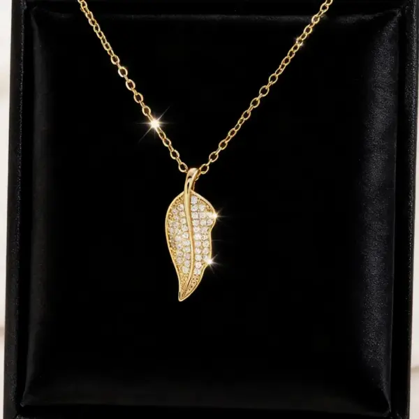 Wholesale 1 Piece Vintage Leaf Hollow Water Drop Plated Imitation Gold Zircon 304 Stainless Steel Winter Christmas Necklace Pendant